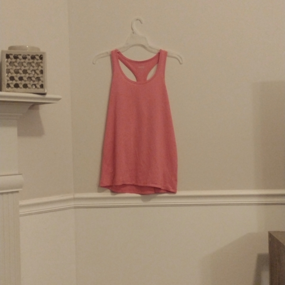 Sleeveless sport tank top